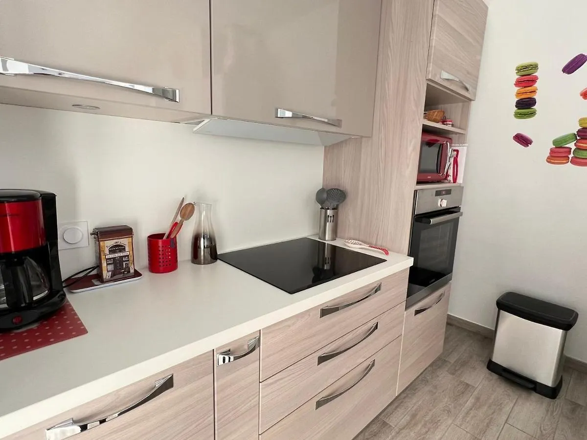 Charmant T2 Lumineux Et Moderne, Bien Situe, Avec Balcon Et Parking A Aix-Les-Bains - Fr-1-555-85 Apartment