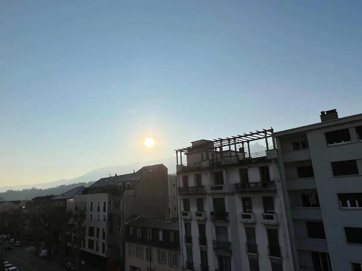 Apartment Charmant T2 Lumineux Et Moderne, Bien Situe, Avec Balcon Et Parking A Aix-Les-Bains - Fr-1-555-85 France