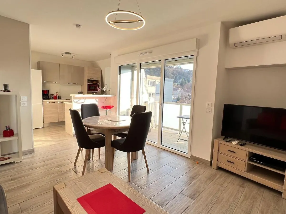 Charmant T2 Lumineux Et Moderne, Bien Situe, Avec Balcon Et Parking A Aix-Les-Bains - Fr-1-555-85 0*,  France